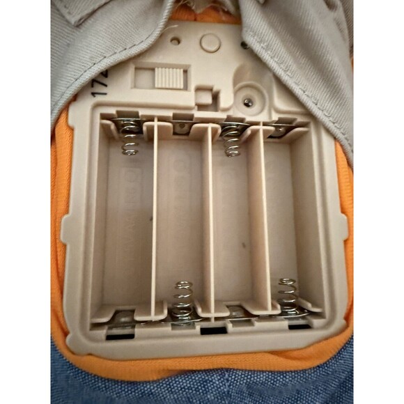 Teddy Ruxpin 2017 Official Return Animated Storytelling Bear Bluetooth LCD Eyes - Picture 5 of 7